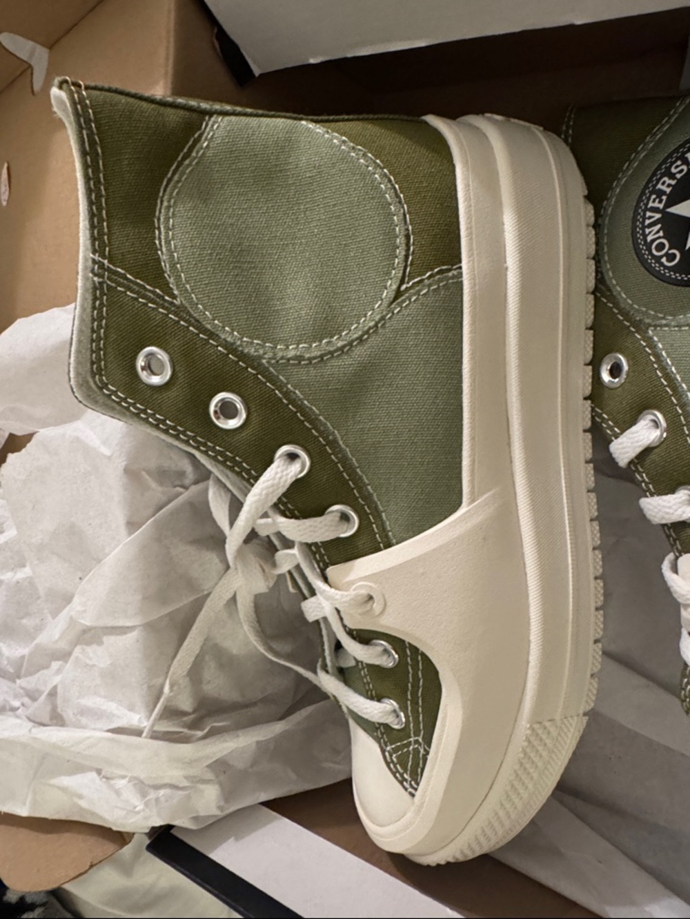 Converse unisex Olive Green and Cream High-Top Platform Sneakers - Picture 3 of 9